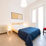 Casa Leda - Modern Apartment Near Seafront With Parking!