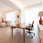 Casa Leda - Modern Apartment Near Seafront With Parking!