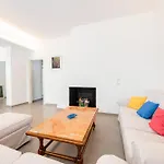 Casa Leda - Modern Apartment Near Seafront With Parking!