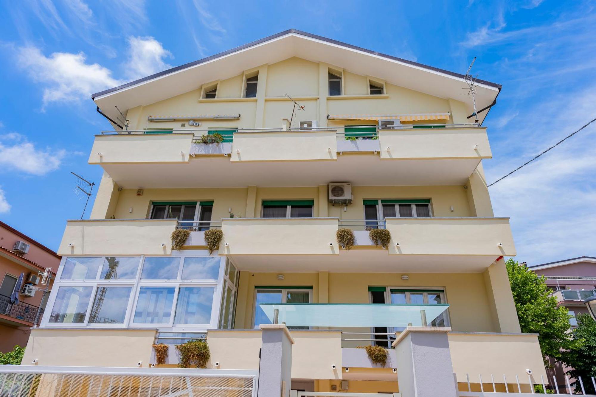 Appartamento Casa Leda - Modern Near Seafront With Parking! *