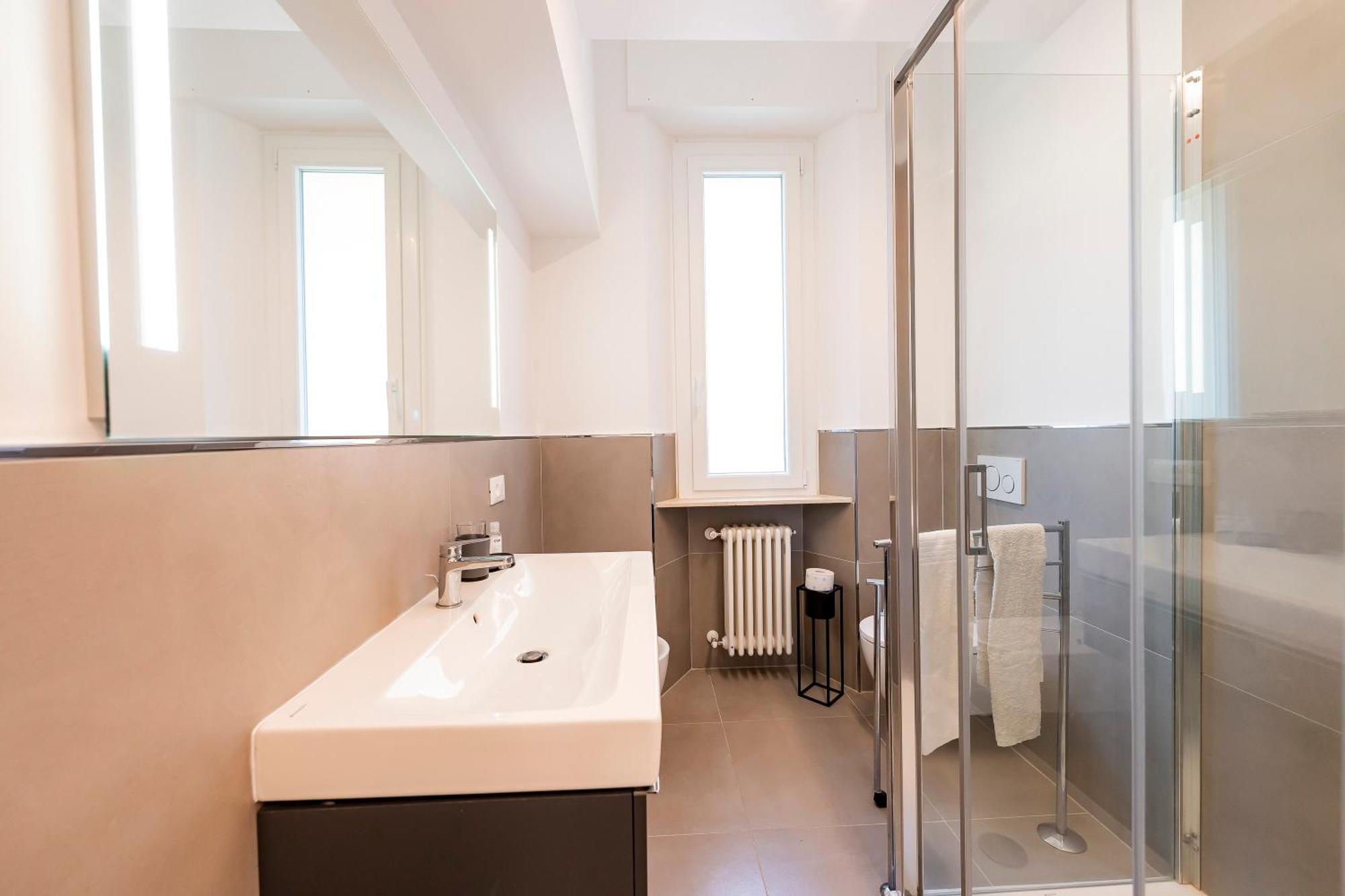 Casa Leda - Modern Near Seafront With Parking! Pescara