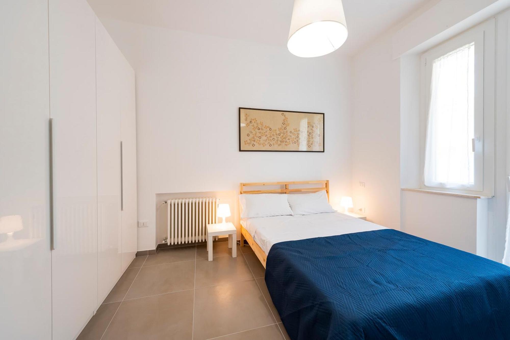 Casa Leda - Modern Near Seafront With Parking!