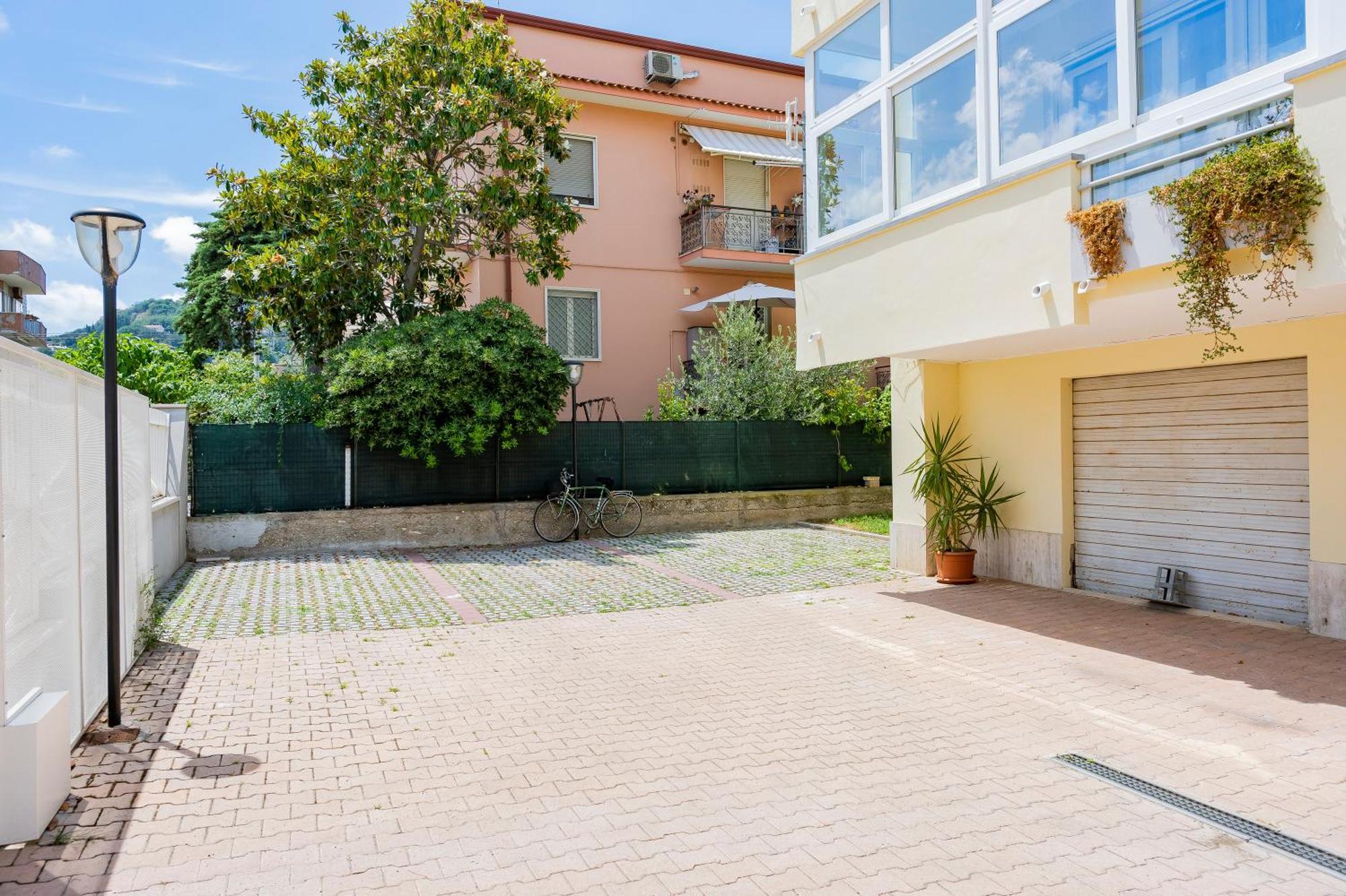 Casa Leda - Modern Near Seafront With Parking! * Pescara